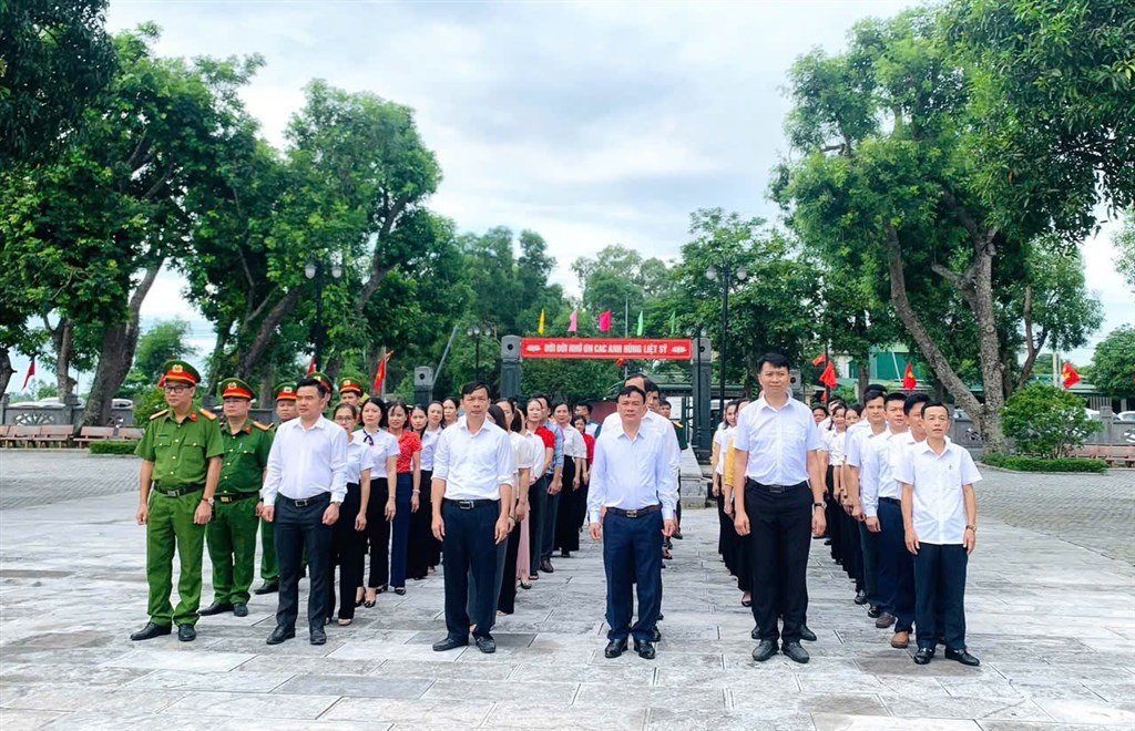 Anh-tin-bai